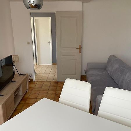 Charmant T2 Au 1Er Dans Residence Avec Parc Arbore Saint-Pierre-le-Moutier Exterior photo